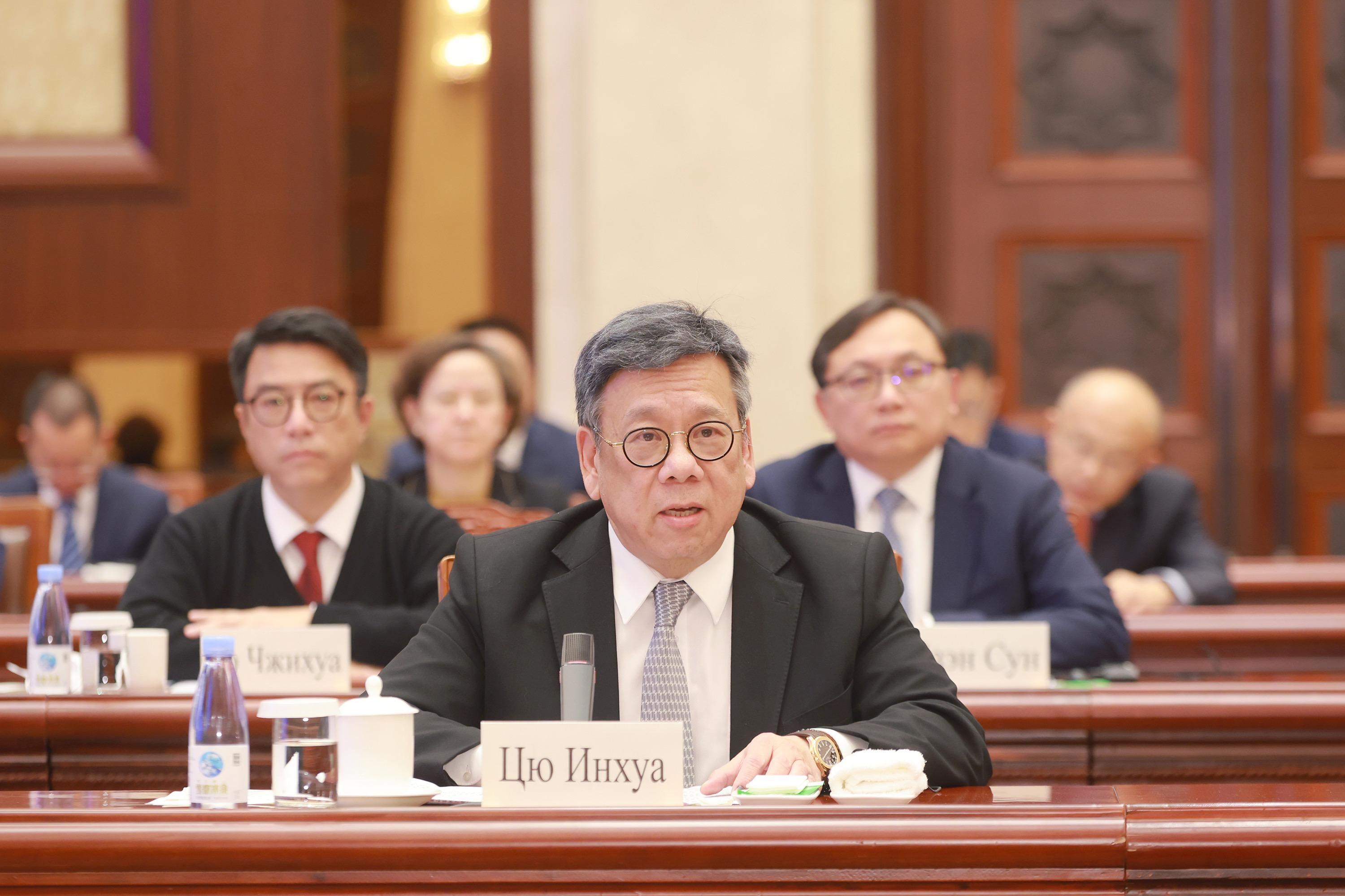 Leading a business delegation to visit Urumqi, Xinjiang, the Secretary for Commerce and Economic Development, Mr Algernon Yau, meets with the Secretary of the CPC Xinjiang Uyghur Autonomous Regional Committee, Mr Ma Xingrui; the Chairman of Xinjiang Uyghur Autonomous Region, Mr Erkin Tuniyaz; and Deputy Prime Minister of Kazakhstan Mr Serik Zhumangarin on December 5 to exchange views on promoting economic and trade co-operation among the three places, with a view to jointly exploring the full range of opportunities arising from the Belt and Road Initiative. Photo shows Mr Yau speaking at the meeting.