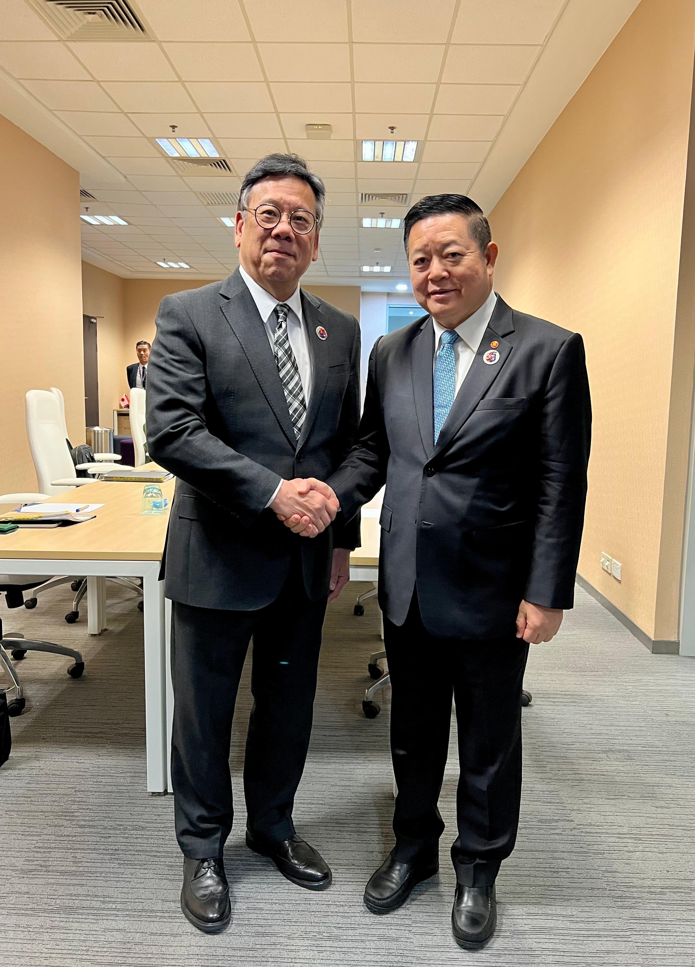 The Secretary for Commerce and Economic Development, Mr Algernon Yau (left), meets with the Secretary-General of the Association of Southeast Asian Nations (ASEAN), Dr Kao Kim Hourn (right), to discuss various trade and economic issues, and brief him on Hong Kong's preparatory work in seeking early accession to the Regional Comprehensive Economic Partnership on the sidelines of the 9th ASEAN Economic Ministers - Hong Kong, China Consultation in Kuala Lumpur, Malaysia, today (September 26).