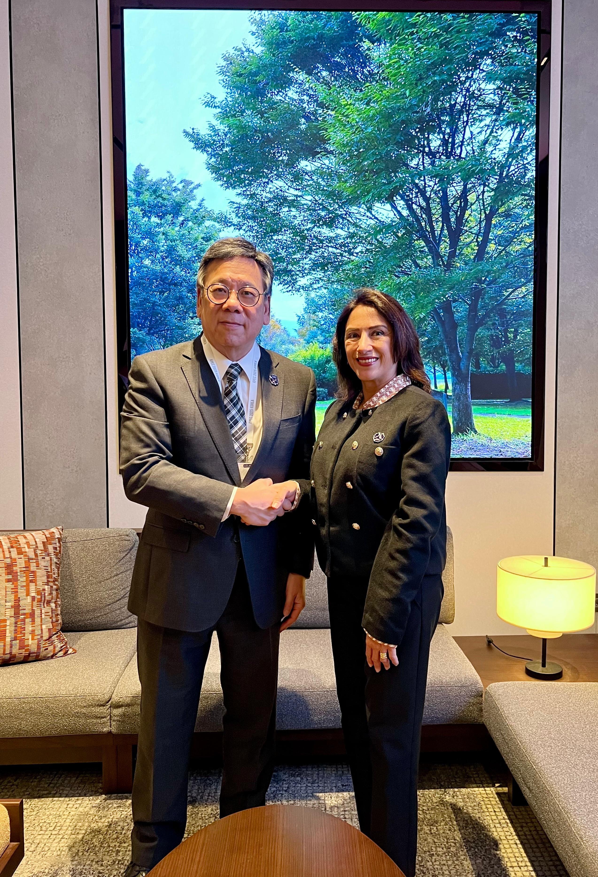 The Secretary for Commerce and Economic Development, Mr Algernon Yau (left), meets with the Minister of Foreign Trade and Tourism of Peru, Ms Teresa Stella Mera Gómez (right), on the sidelines of the 36th Asia-Pacific Economic Cooperation Ministerial Meeting in Gyeongju, Korea, today (October 30) to exchange views on issues of mutual concern.