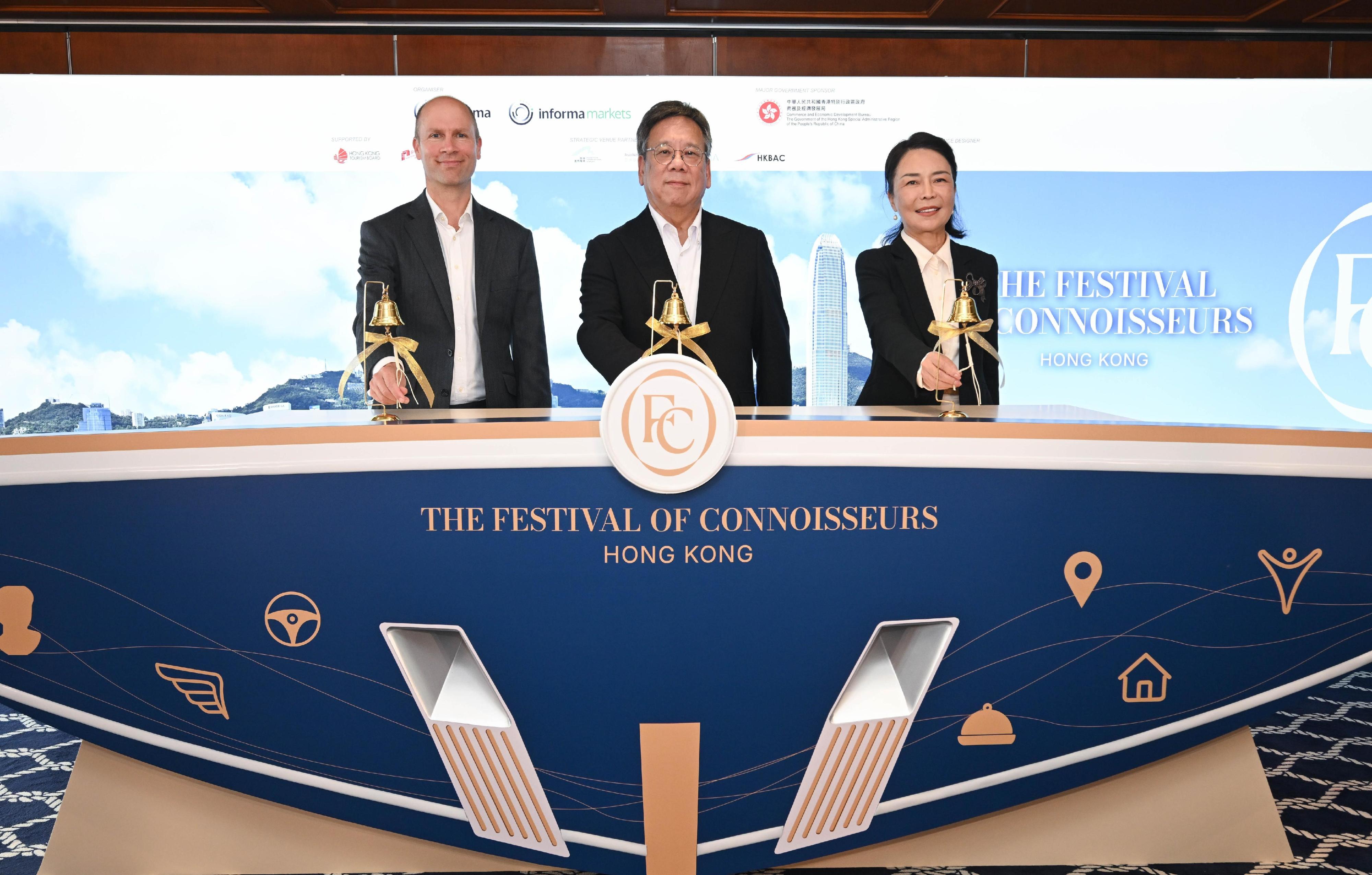 With the support and facilitation of the Commerce and Economic Development Bureau, The Festival of Connoisseurs, an international flagship exhibition showcasing superyachts and premium lifestyles, will make its debut in Hong Kong this November. The Secretary for Commerce and Economic Development, Mr Algernon Yau, today (September 3) attended the press conference held by the exhibition organiser. Photo shows Mr Yau (centre); the Chairman of AsiaWorld-Expo Management Limited and the Chief Executive Officer of the Airport Authority Hong Kong, Mrs Vivian Cheung (right); and the Chief Financial Officer of Informa Markets, Mr Alex Simm (left), at the press conference.