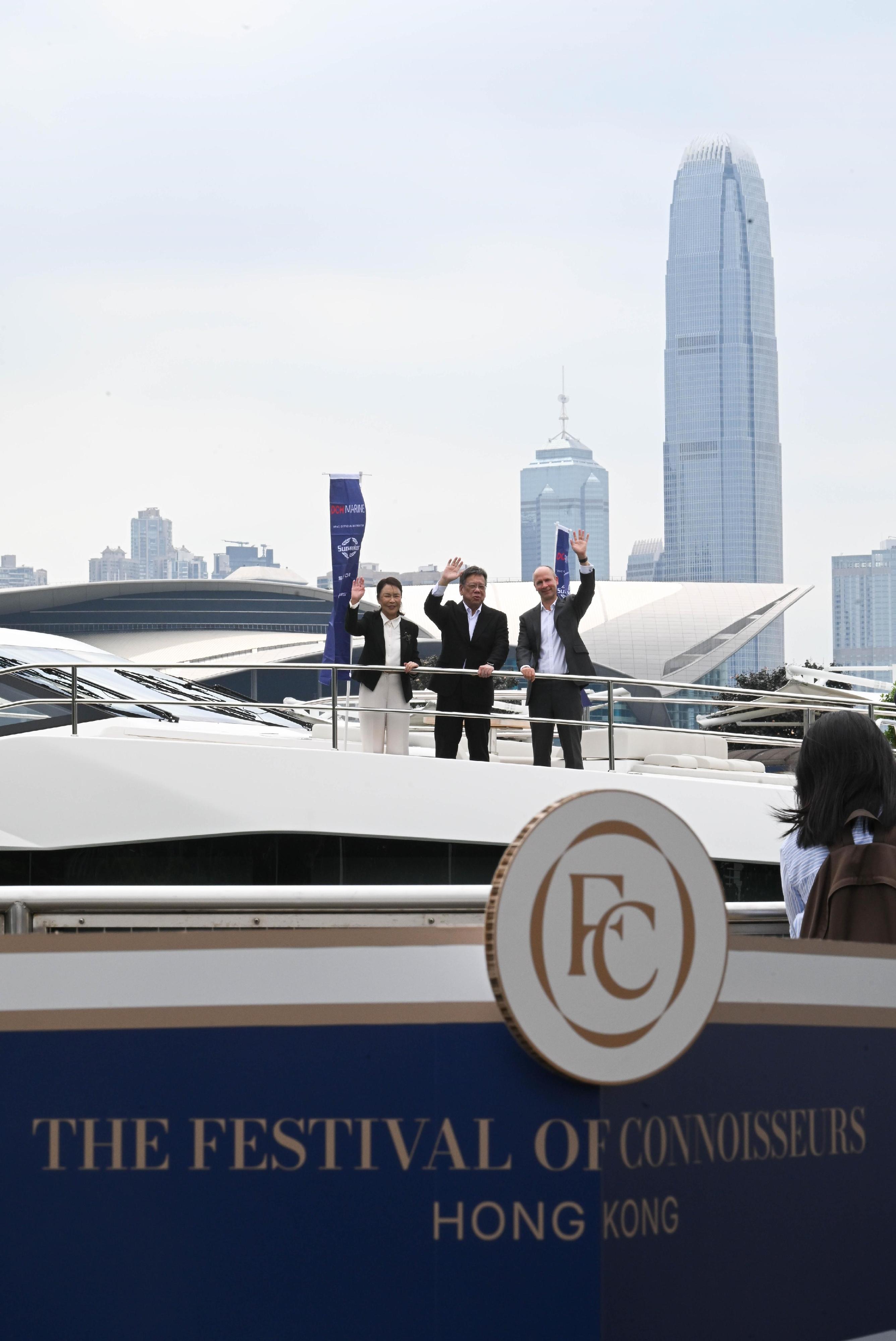With the support and facilitation of the Commerce and Economic Development Bureau, The Festival of Connoisseurs, an international flagship exhibition showcasing superyachts and premium lifestyles, will make its debut in Hong Kong this November. The Secretary for Commerce and Economic Development, Mr Algernon Yau, today (September 3) attended the press conference held by the exhibition organiser. Photo shows Mr Yau (centre); the Chairman of AsiaWorld-Expo Management Limited and the Chief Executive Officer of the Airport Authority Hong Kong, Mrs Vivian Cheung (left); and the Chief Financial Officer of Informa Markets, Mr Alex Simm (right), at a yacht before the press conference.